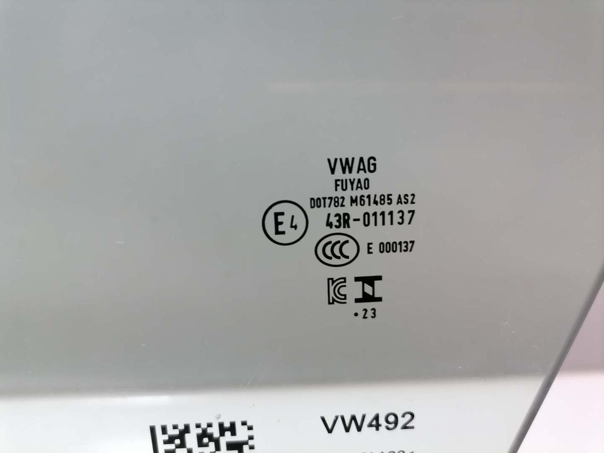 VW Passat B9 original T&uuml;rscheibe vorn links Bj.2024